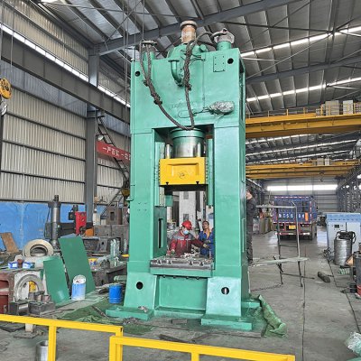 Electric screw press for forging